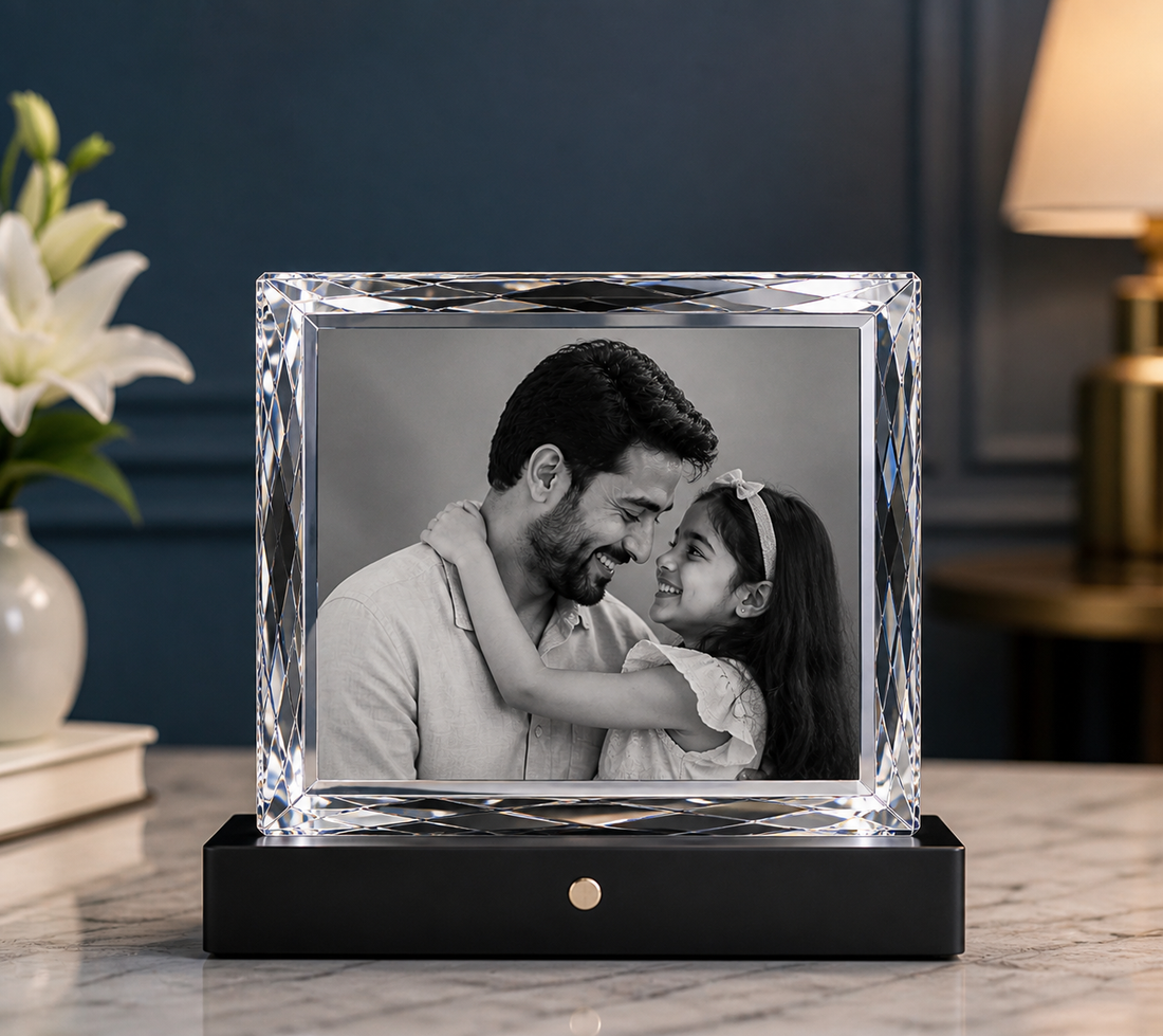Crystal Photo Display Ideas for Desks & Shelves